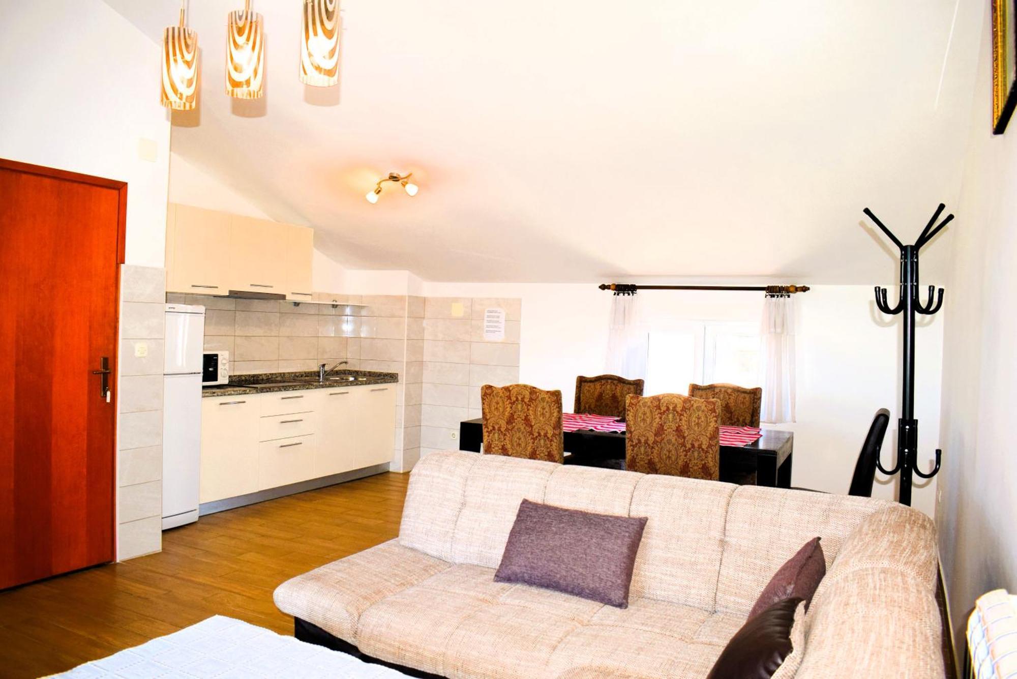 Apartments Milica มาลินสกา ห้อง รูปภาพ